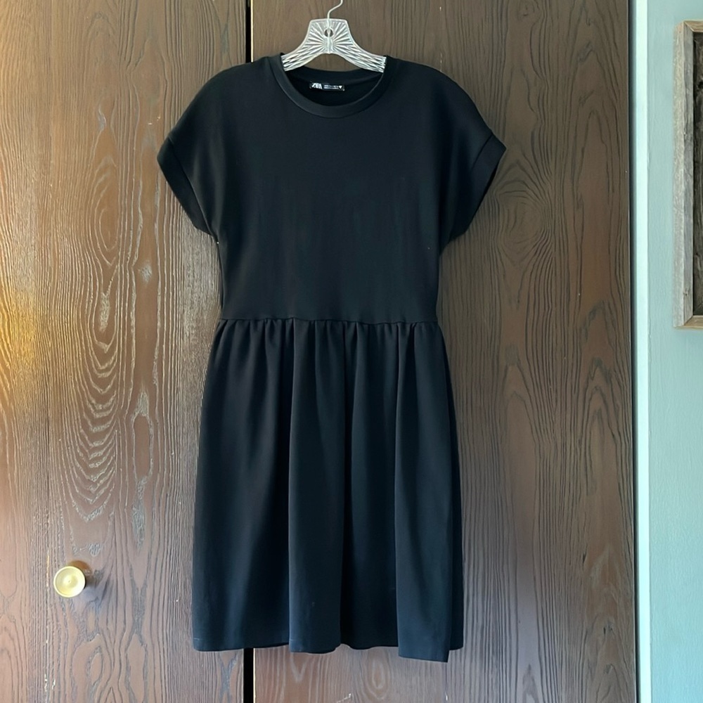 Zara basic black short sleeved dress. Size Small